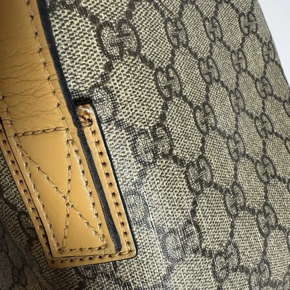 Gucci Tan and Brown Signature Tote - Picture 9 of 14
